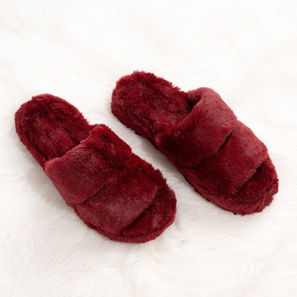 Soda Shoes - Wine Faux Fur house Slide Slippers Size 7
